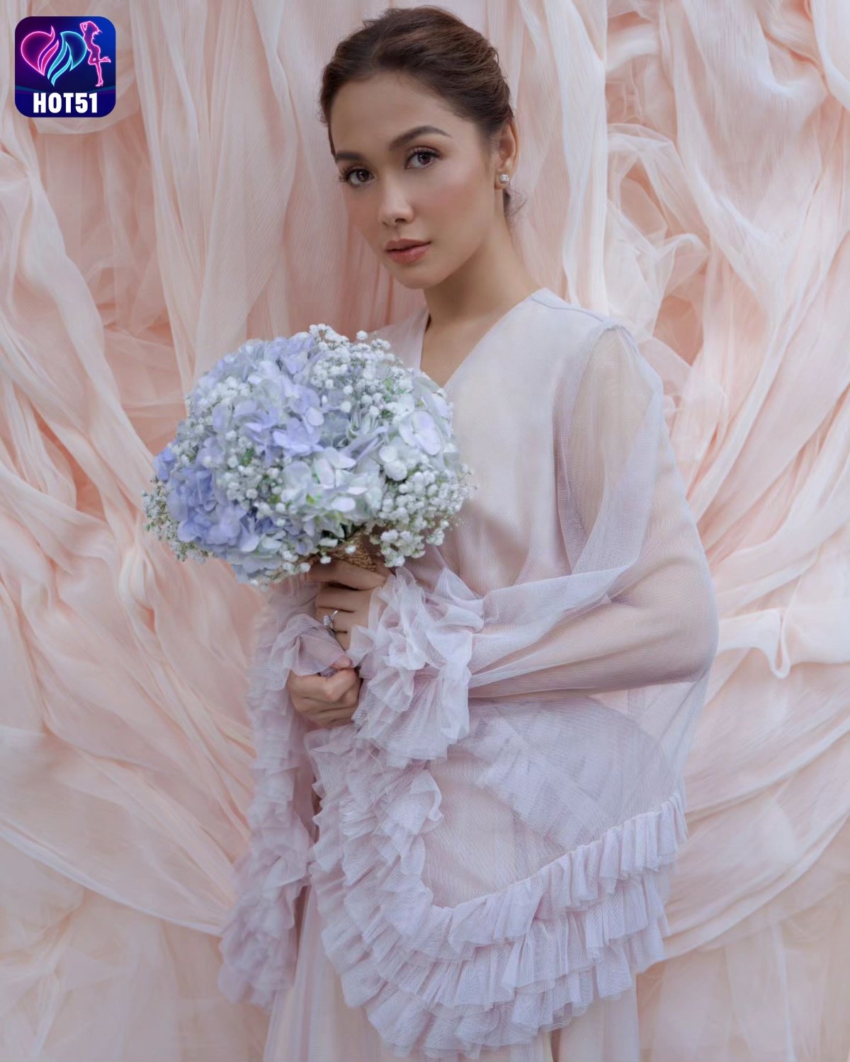 You are currently viewing Beautiful Maja Salvador’s Stunning Photos on HOT51 Platform