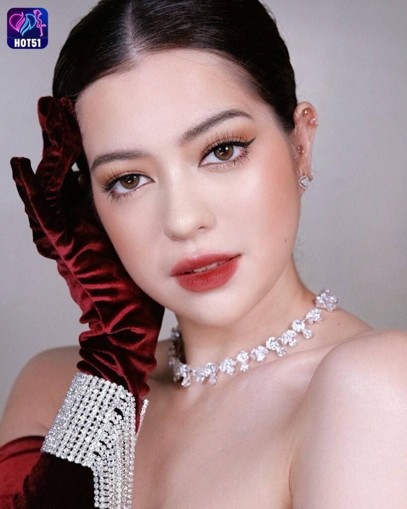 Sue Ramirez,hot51live
