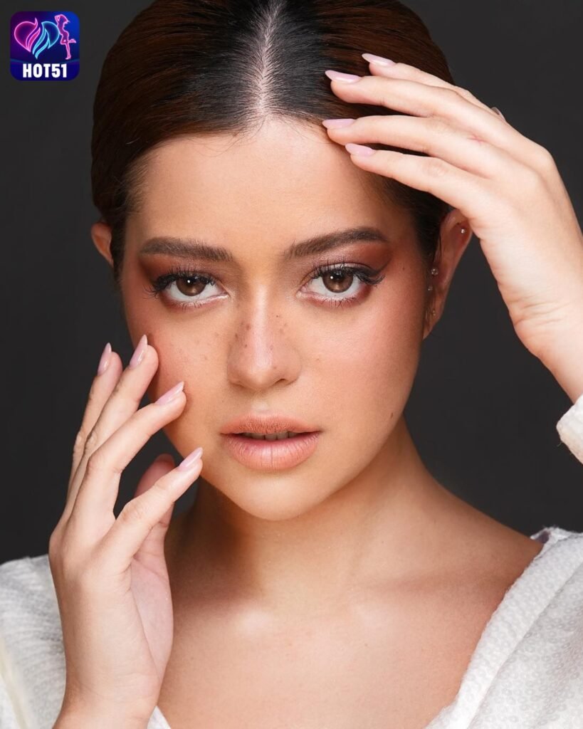 Sue Ramirez ,hot51live