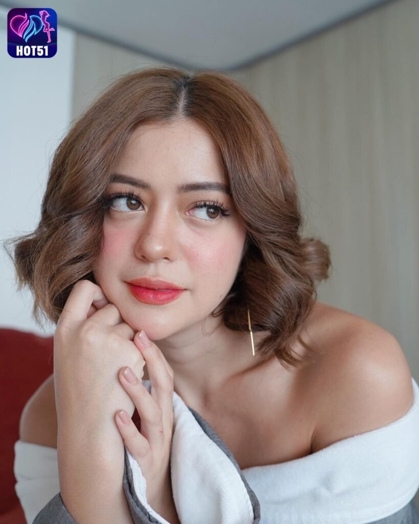 Sue Ramirez,hot51live