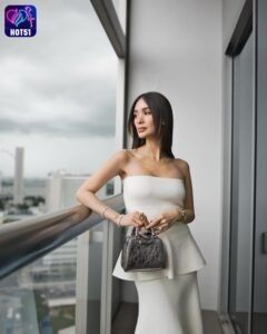 Read more about the article Beautiful Stunning Larawan ni Heart Evangelista sa HOT51