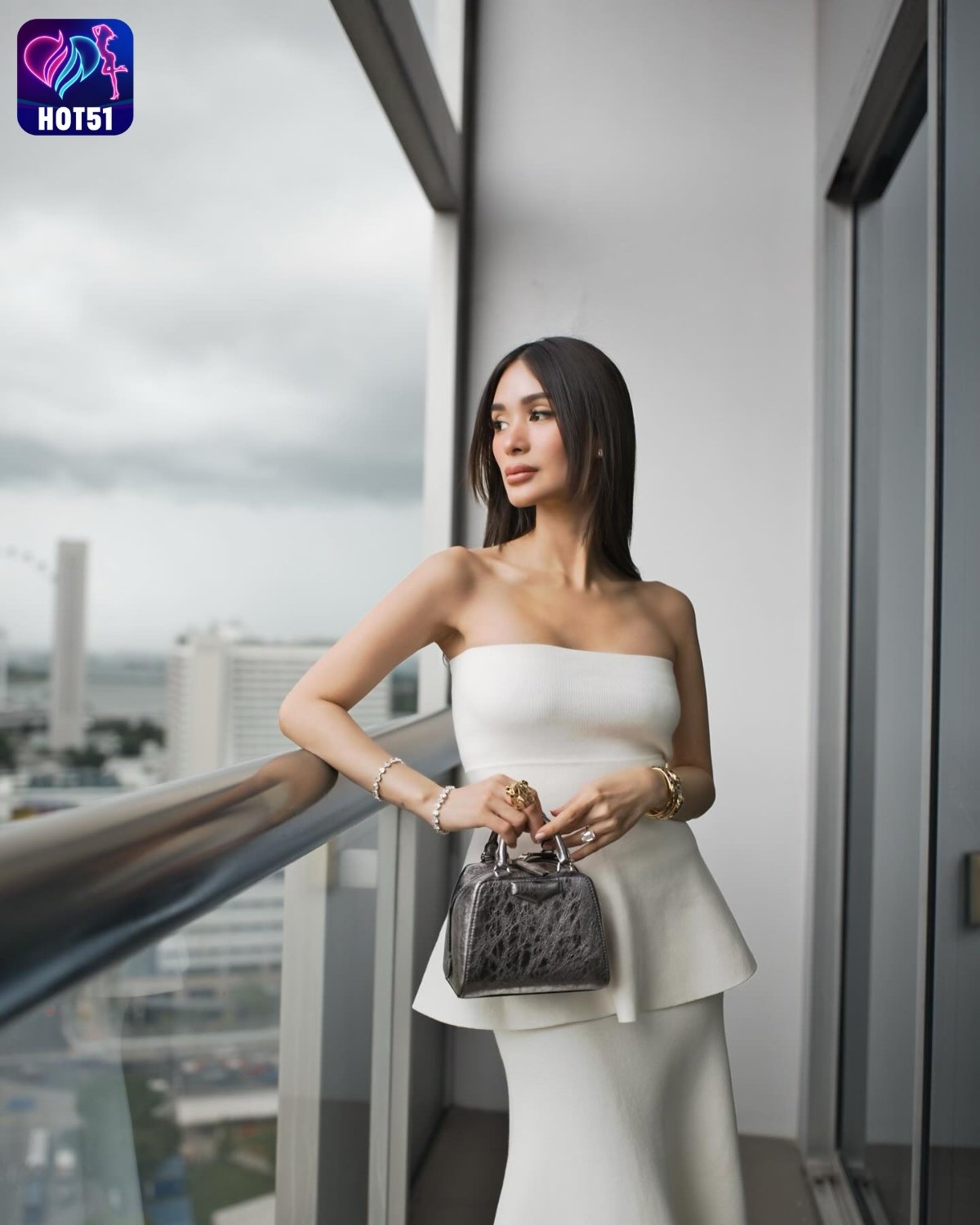 You are currently viewing Beautiful Stunning Larawan ni Heart Evangelista sa HOT51